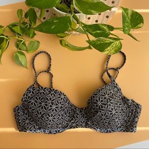 Black + White Geometric Print Underwire Swim Top